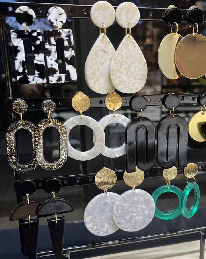 Des bijoux élégants pour les oreilles non percés.